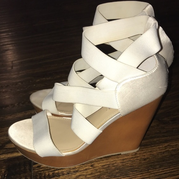 white stretchy strappy wedges - Picture 4 of 5